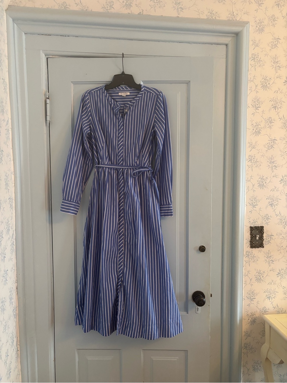 Free Assembly sz Medium Blue Striped Midi Shirt Dress long sleeve preppy classic - Picture 10 of 16